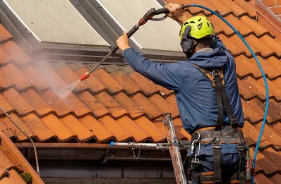 Démoussage et hydrofuge de toiture à Porcheux